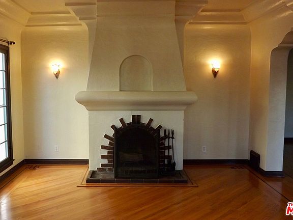 3rd image of 1222 S Sherbourne Dr