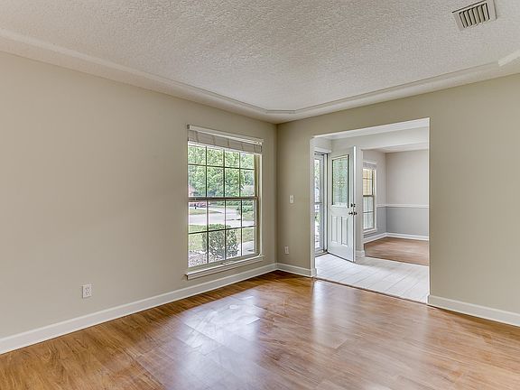 4th image of 5456 Jackson Ave