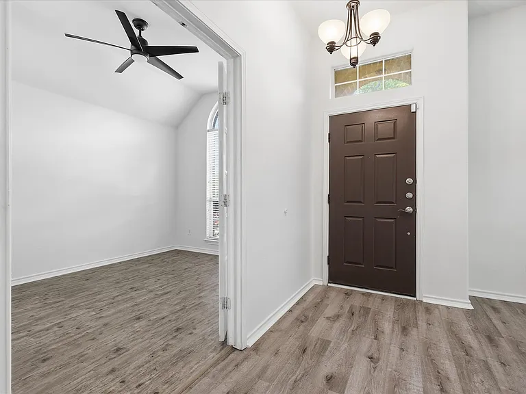 5625 Overland Dr — Photo 11