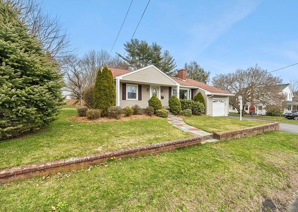 137 Briggs St, Taunton, MA 02780 Zillow