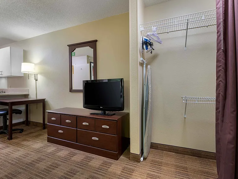 Studio Suite - 1 Queen Bed