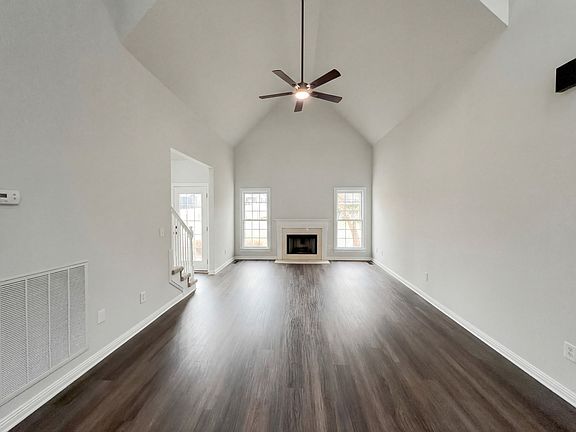 3rd image of 102 Riverbirch Ln