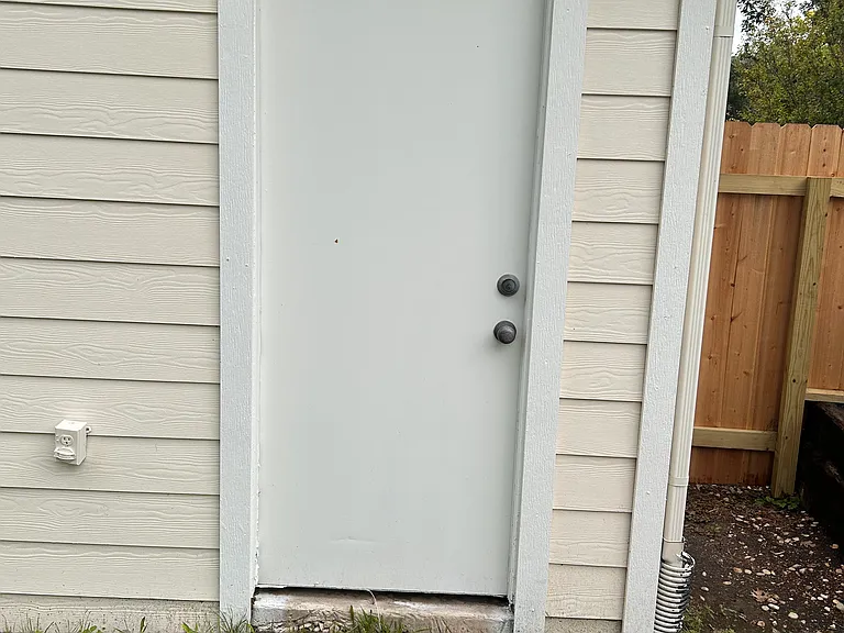 131 Bent St — Photo 24