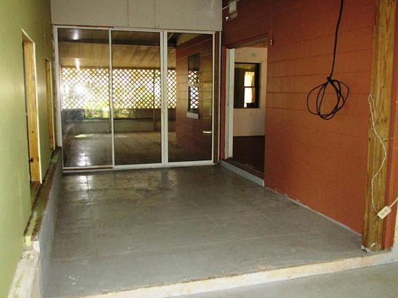 3rd image of 3045 Lake June Blvd