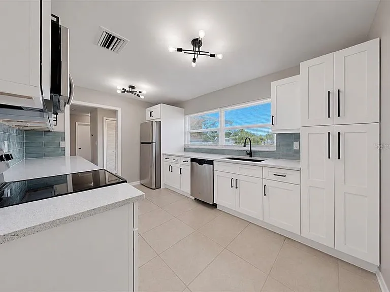 1725 Bikini Ct — Photo 10