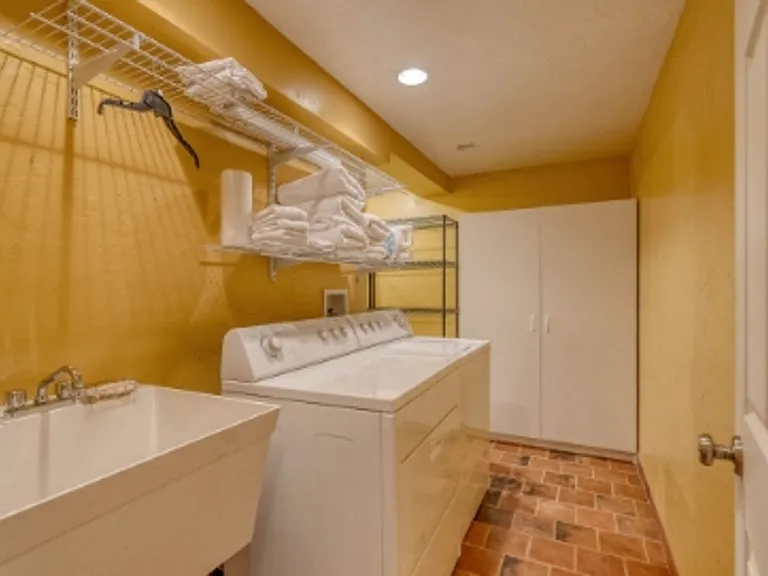 687 Roundup Ln — Photo 19