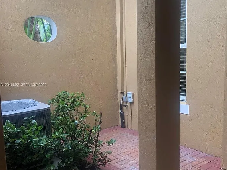1129 SW 147th Ter #1129 — Photo 3