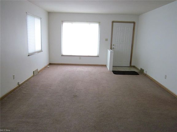 2nd image of 19334 Shoreland Ave