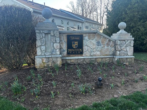 302 Wellington Park Dr