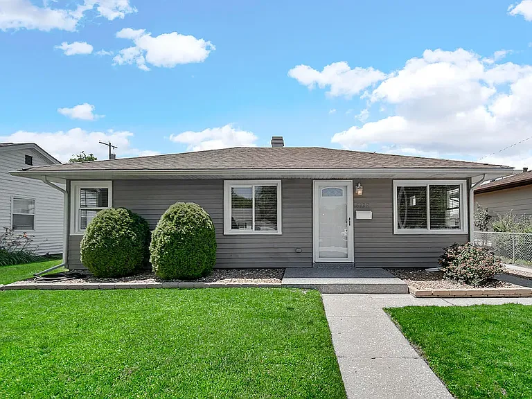 6740 Olcott Ave — Photo 1