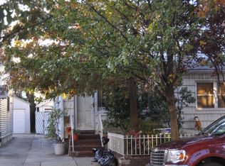 3222 204th St, Bayside, NY 11361