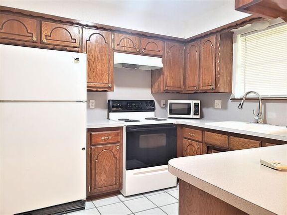 2nd image of 4108 Vickie Dr