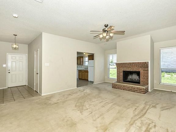 5th image of 604 Skelton St