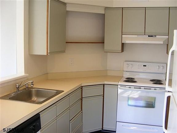5th image of 105 Easterly Dr
