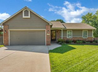 1119 N Ridgecrest Rd, Derby, KS 67037
