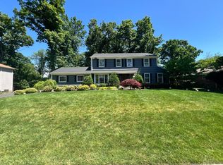11 Redcoat Dr, East Brunswick, NJ