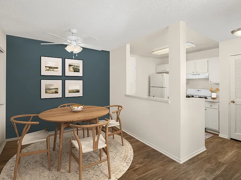 Rosewood Apartments — Photo 5