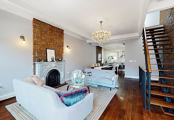 3rd image of 495 Franklin Ave #2