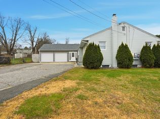 30 Jerilis Dr, Springfield, MA 01119