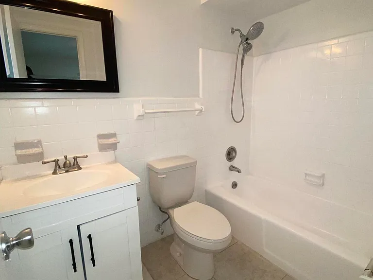 221 SE 3rd Ave #6 — Photo 14