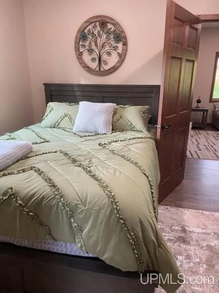 3 bed, 2.0 bath, 1440 sqft, $2,500 — Photo 4