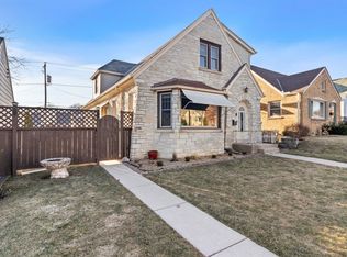 3653 S 15th St, Milwaukee, WI 53221