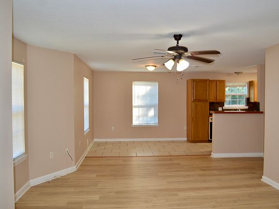 4th image of 216 Kimball Ave