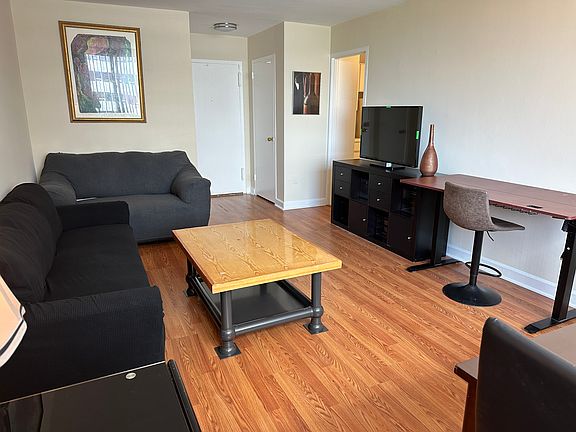 2nd image of 1021 Arlington Blvd APT 926