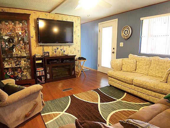 2nd image of 16 Pine Cir