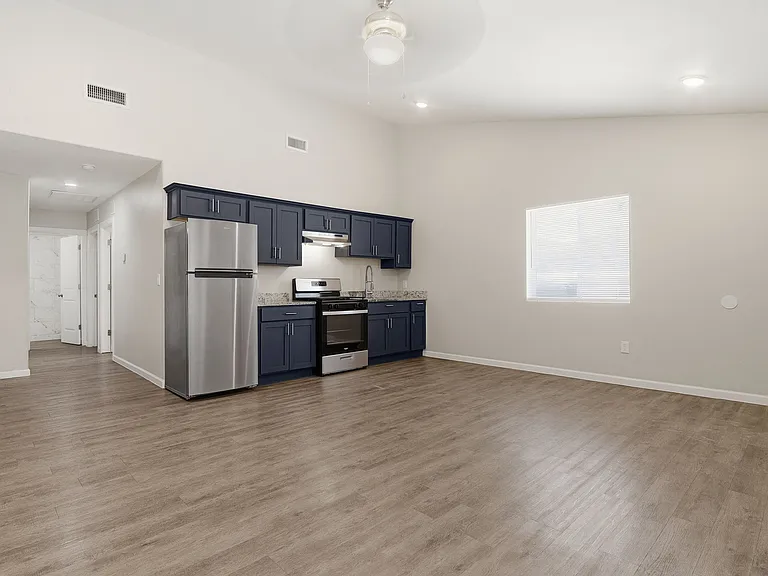 8761 Lawson St #4 — Photo 11