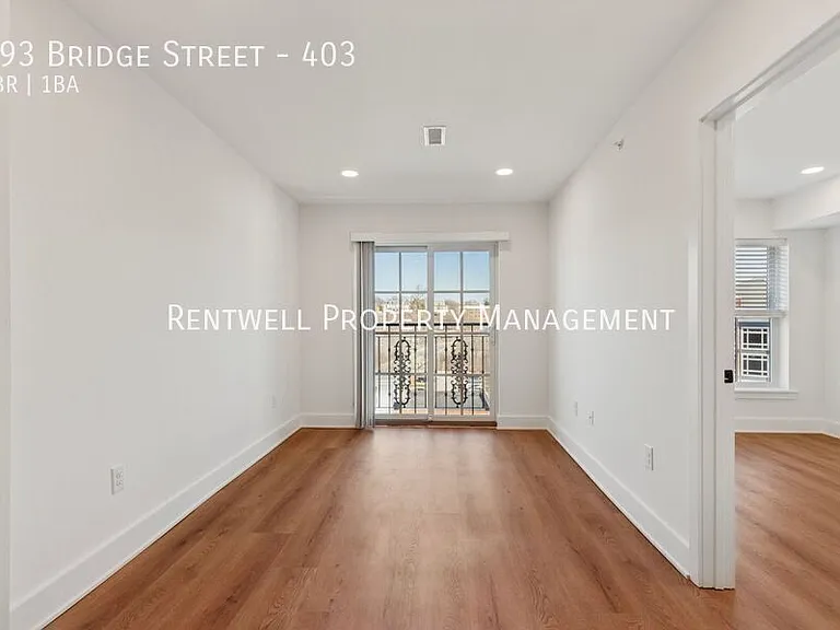 193 Bridge St #403 — Photo 3