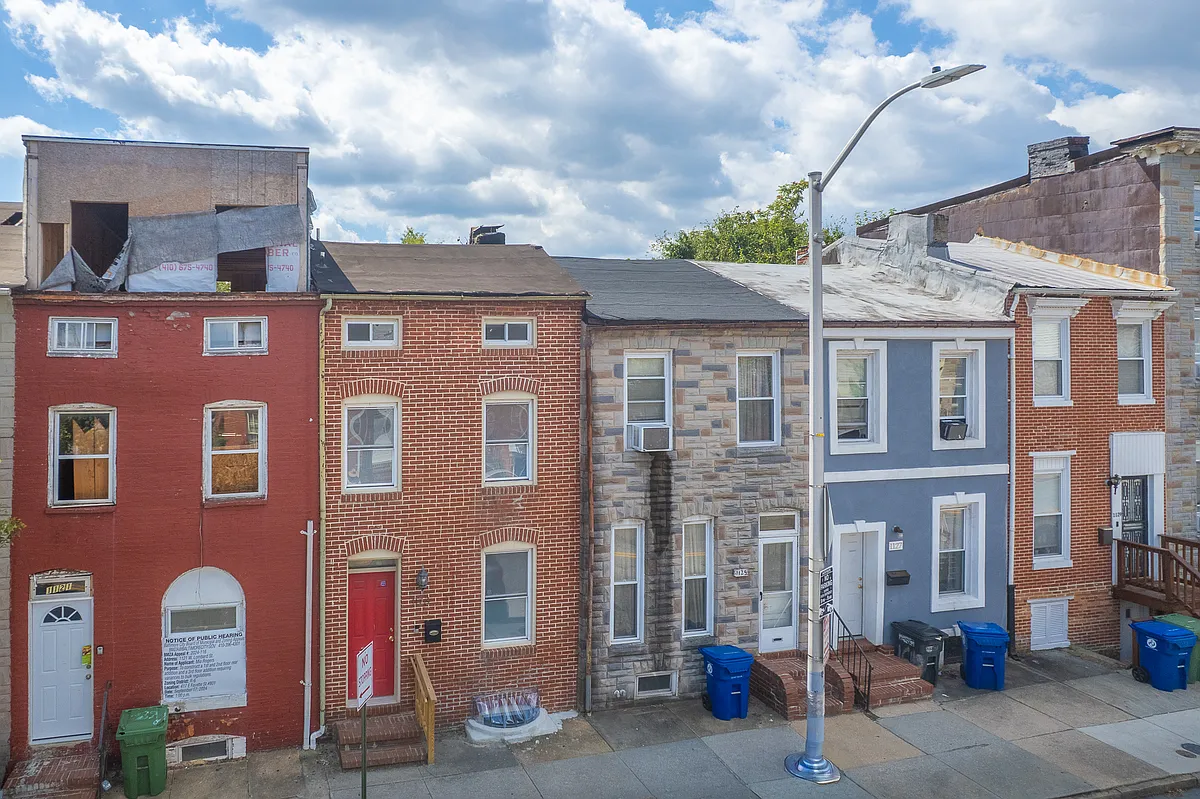 Building Photo - 1123 W Lombard St