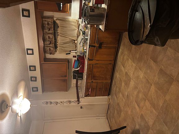 4th image of 149 Raintree Dr