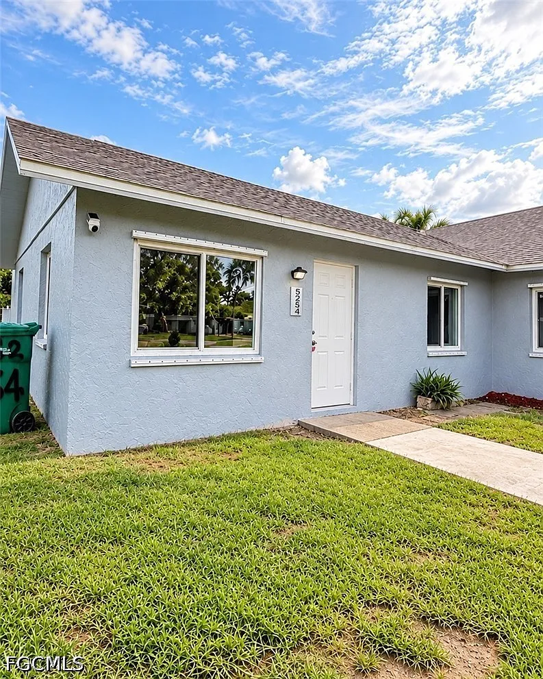 2 bed, 1.0 bath, 910 sqft, $2,200 — Photo 1