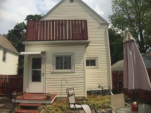 5th image of 108 Chase St