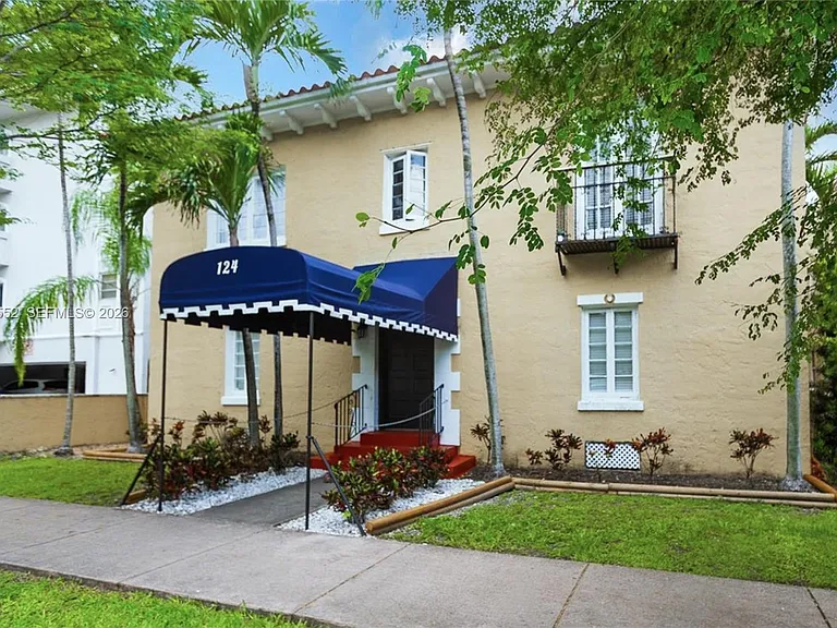 124 Mendoza Ave #3 — Photo 1
