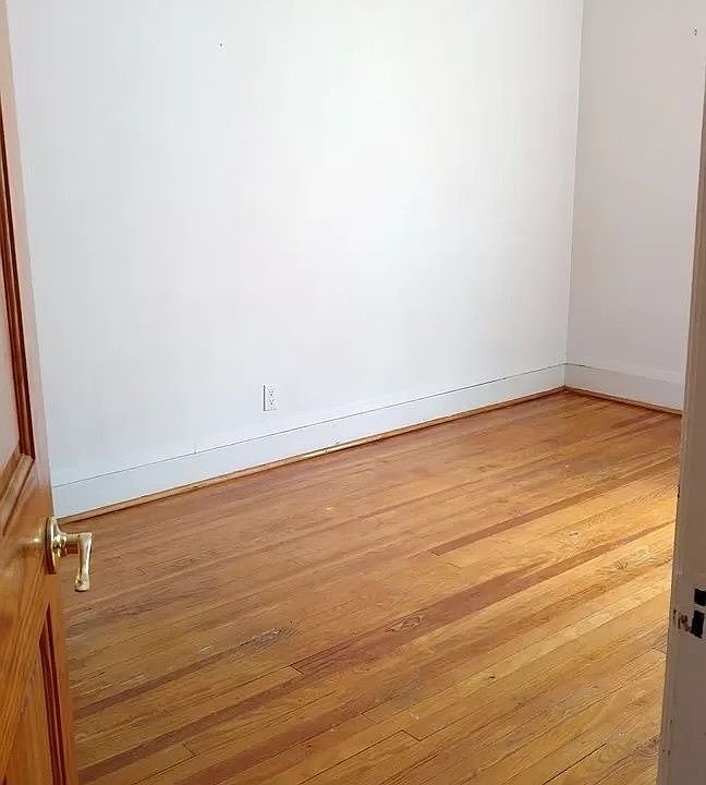 1st image of 3265 47th St #1
