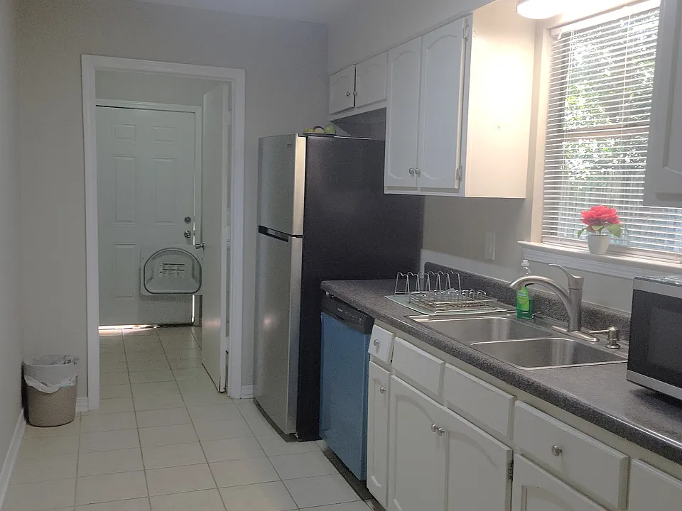 64 Steele Ln