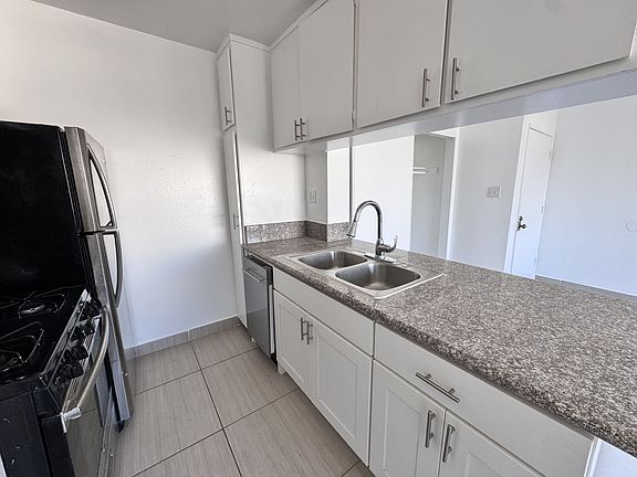5th image of 3760 Dufresne Ct APT 43