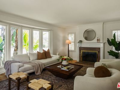 5700 Fallsgrove St, Los Angeles, CA, 90016