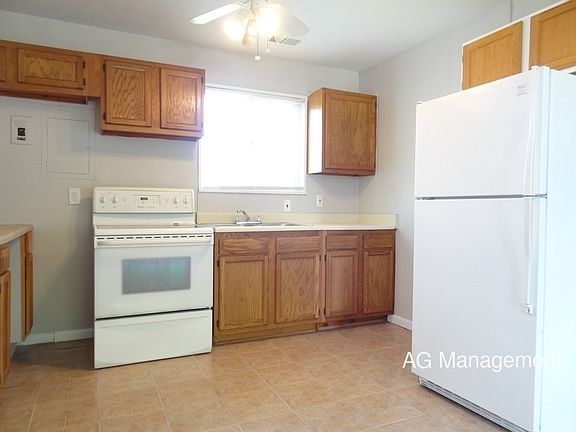 3rd image of 28751 Rosemont St