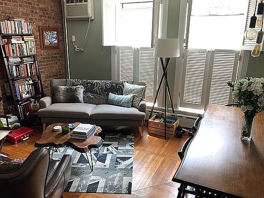 3rd image of 111 W 95th St #3