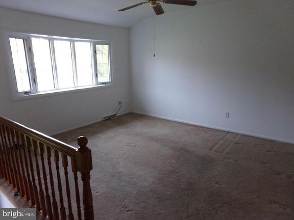 5th image of 16 Delaware Trl