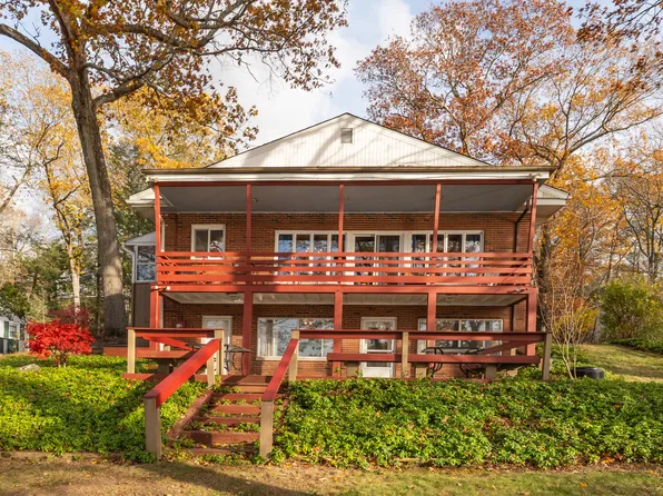 542 Lake Drive, Guilford, CT 06437
