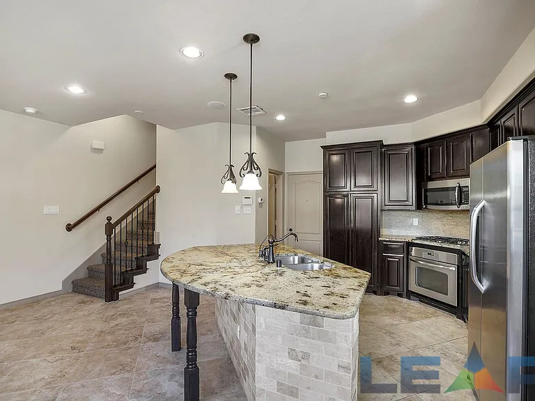 7931 Belinda Ln — Photo 11