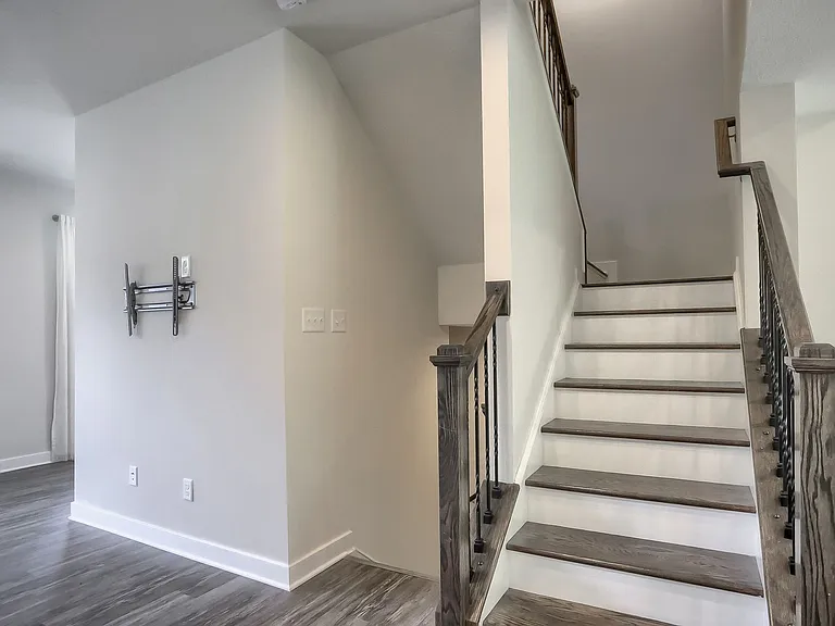 137 Moyer Hill Dr — Photo 7