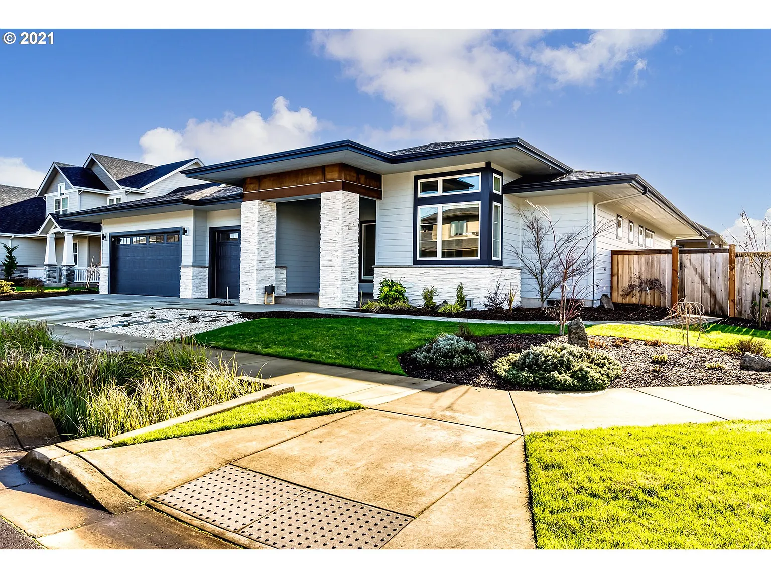 2252 Lathen Way photo 1