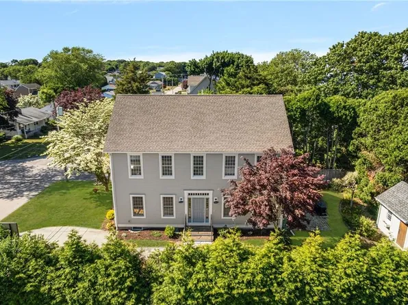 42 Camden Rd, Narragansett, RI 02882