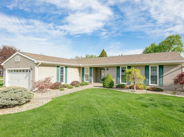 23447 Crestwood Dr, Elkhart, IN 46514