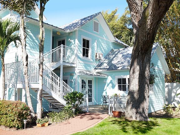 3rd image of 821 Victoria Dr #1
